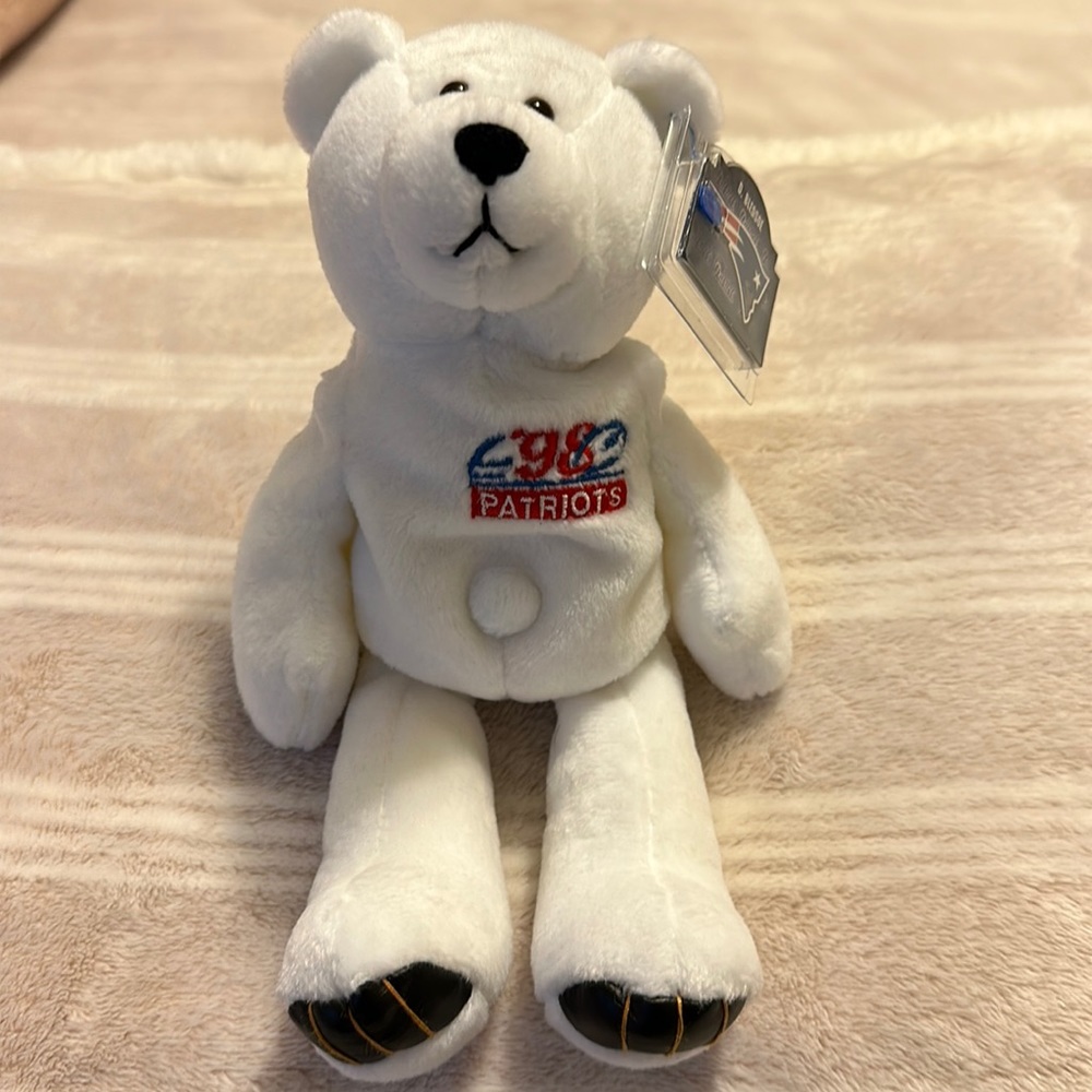 Brand new with tags New England Patriots Bledsoe Limited Treasures Beanie Bear